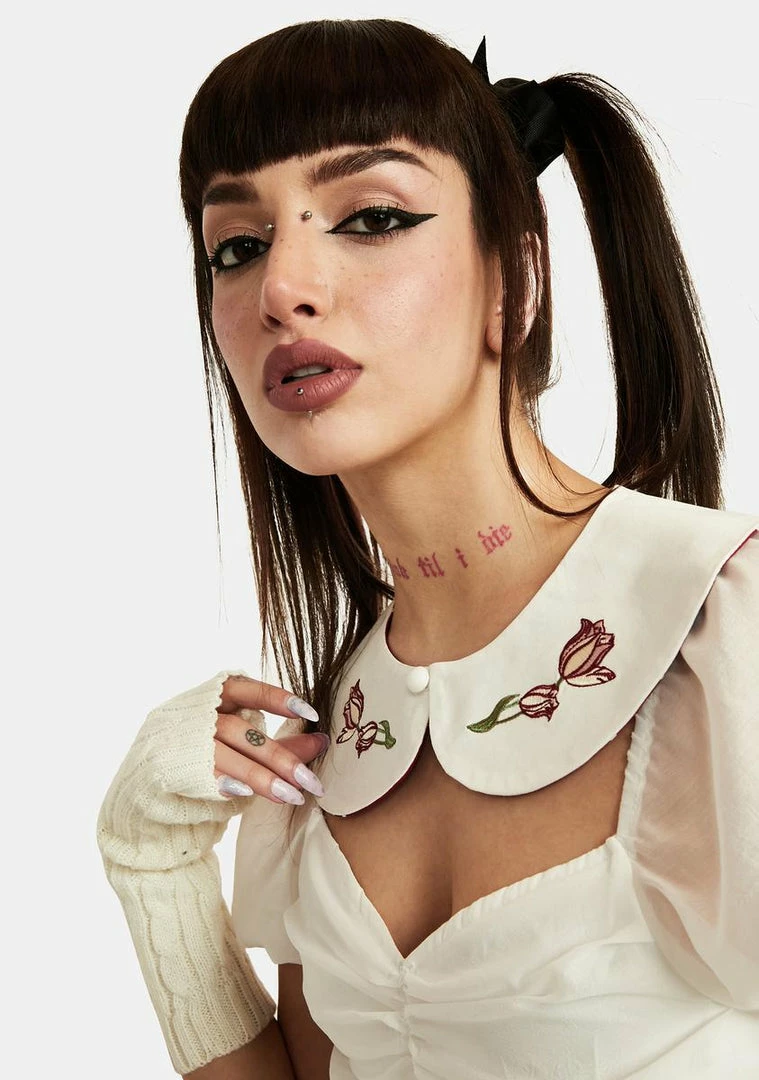 Buy โ Lost Queen Jewelry White Country Tulip Collar ๐ 4 Lost Queen Jewelry White Country Tulip Collar