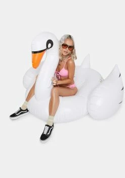 Sunny Life Luxe Ride-On Swan Pool Float