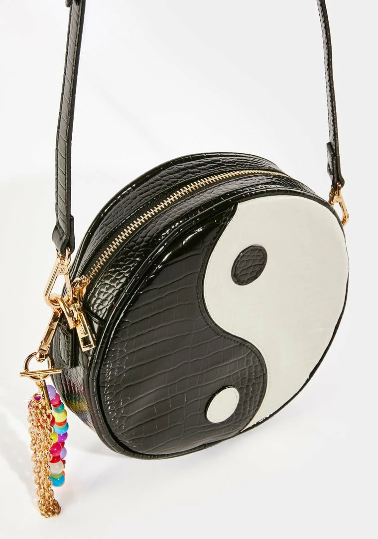 Outlet ๐งจ Betsey Johnson Peace Yin Yang Crossbody Bag ๐ฅ 3 Betsey Johnson Peace Yin Yang Crossbody Bag