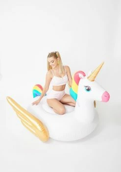 Sunny Life Outdoor Floatin' Legend Pool Float